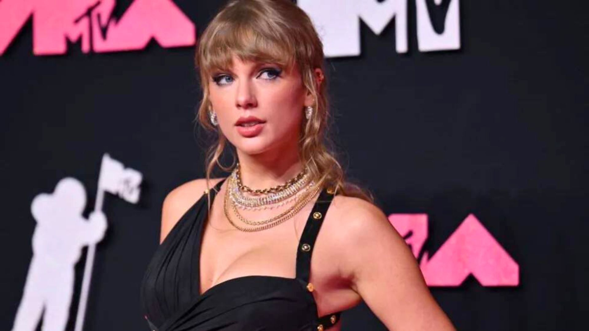 Taylor Swift complicated embrace of tortured poet: